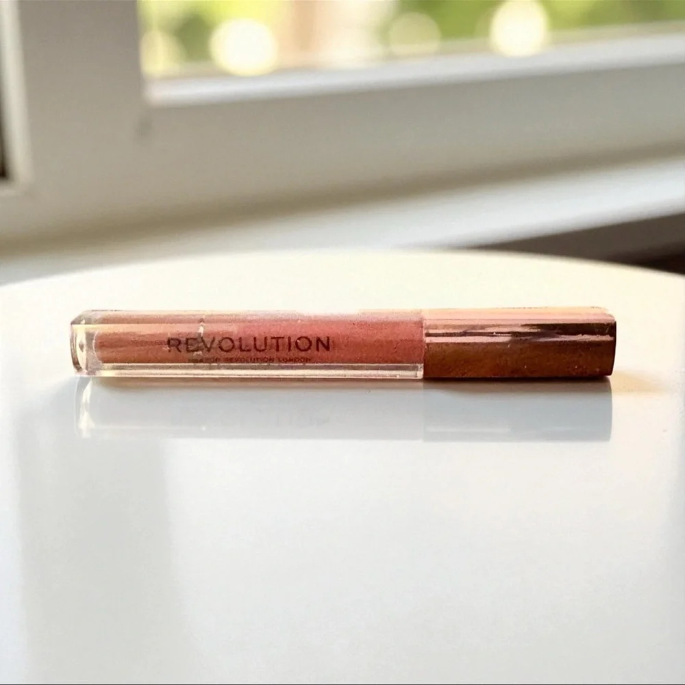 💎 Revolution Lip Vinyl Lip Gloss Color-Gone Rogue New Full-Size